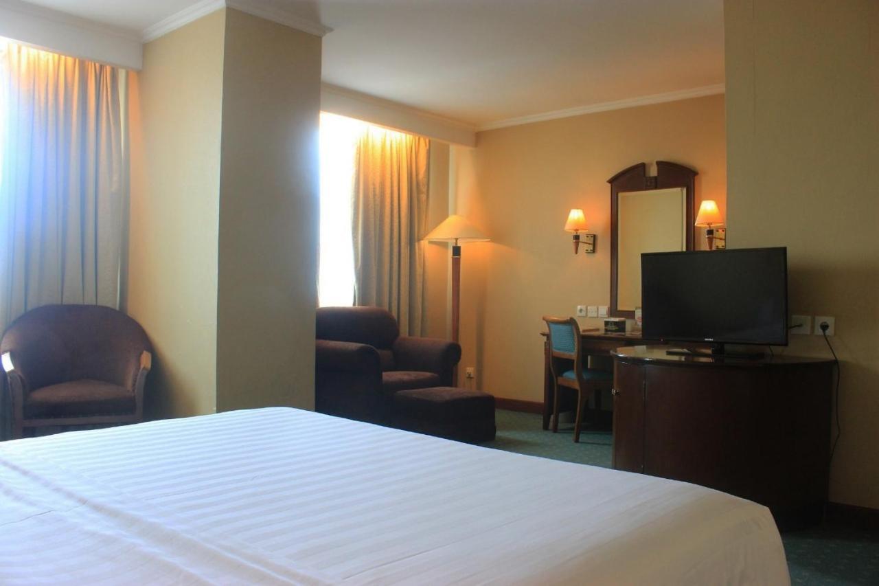Grand Arkenso Park View Hotel Semarang Luaran gambar