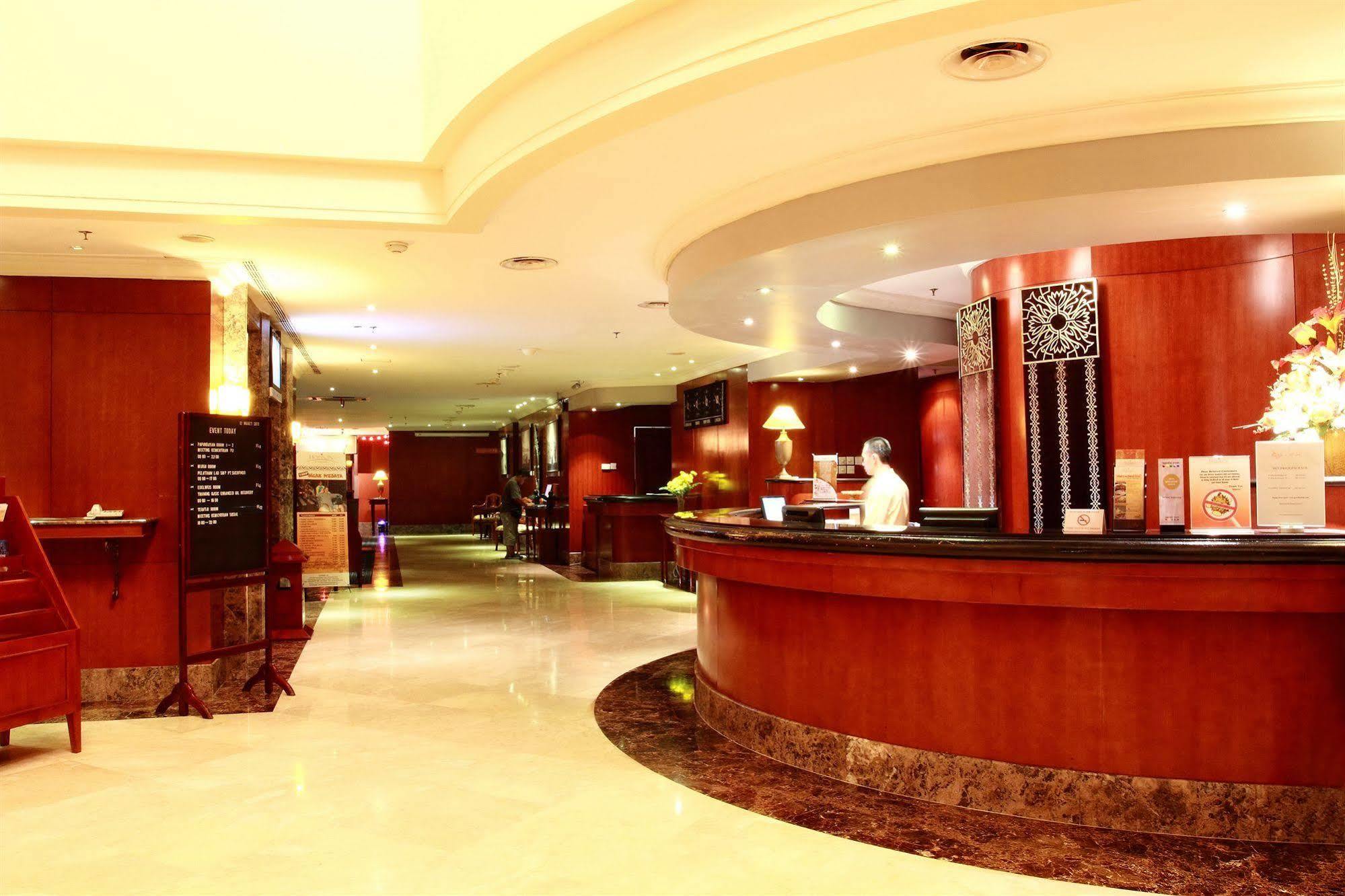 Grand Arkenso Park View Hotel Semarang Luaran gambar